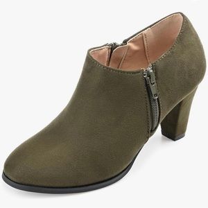 Journee Collection Sanzi Womens Zippered High Heel Fashion Suede Comfy